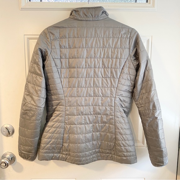 Patagonia women’s nano puff jacket - Picture 4 of 6
